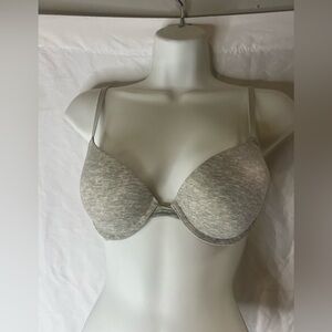 Victoria Secret Lightly Lined Bra 32B
Grey Satin Underwire Convertible